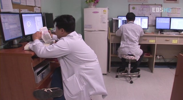 대한민국에서의 의사들의 하루.jpg | 인스티즈