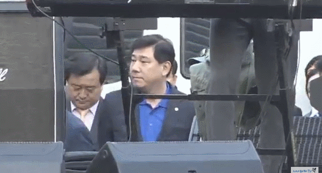 문재인 호위무사 김병기.gif | 인스티즈