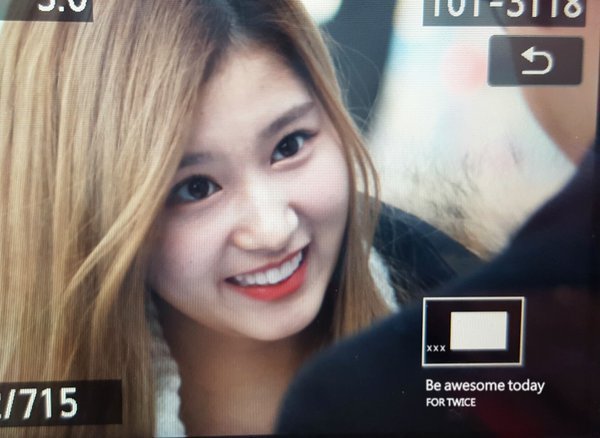 트와이스 사나가 먹고싶은거 마음껏 먹으면.....gif | 인스티즈
