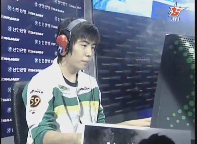 [스타1] 임요환급 심리전으로 박성준의 저그 후두려패는 한동욱.gif | 인스티즈