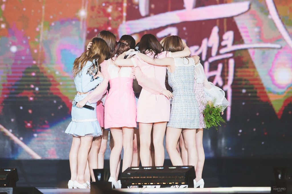 [트와이스] 2016년 활동으로 대상 트리플 크라운을 달성한 걸그룹 | 인스티즈