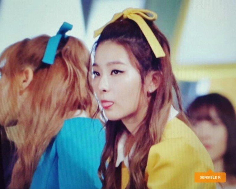 레드벨벳 슬기의 귀여운 버릇.gif | 인스티즈