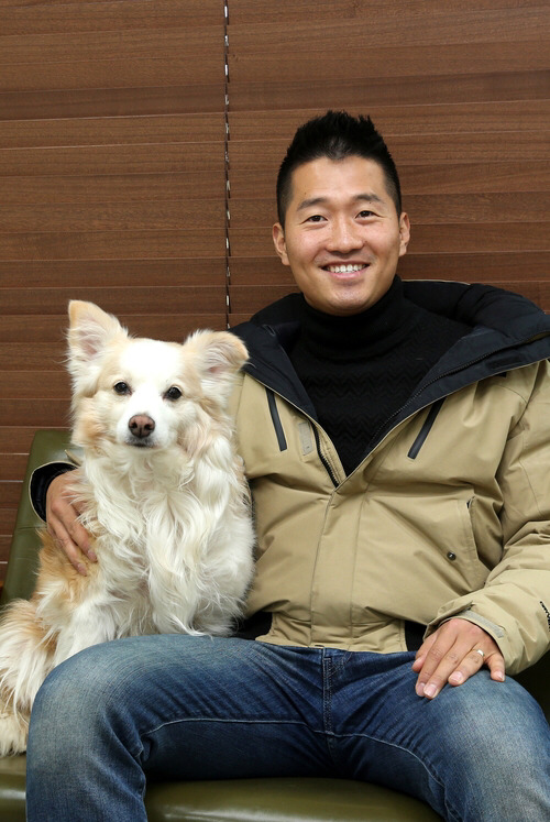 반려견 훈련사 강형욱 “강아지 훈련사라고 속이고 가서 사람을 교육하는 거죠” | 인스티즈