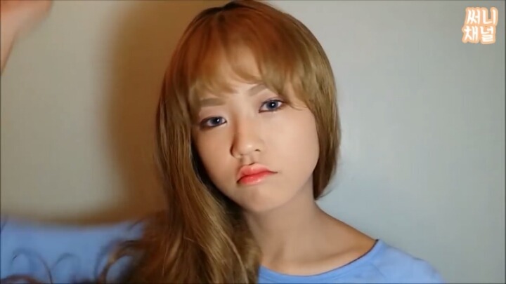 한 뷰티 유튜버의 개쩌는 연예인 메이크업 | 인스티즈