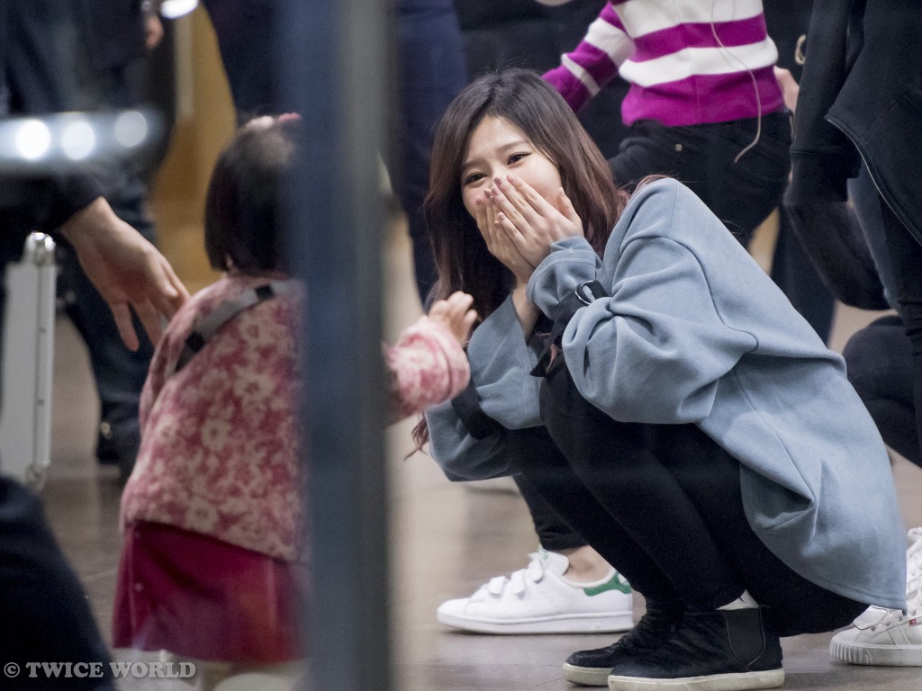 로희가 너무 귀여운 사나 | 인스티즈