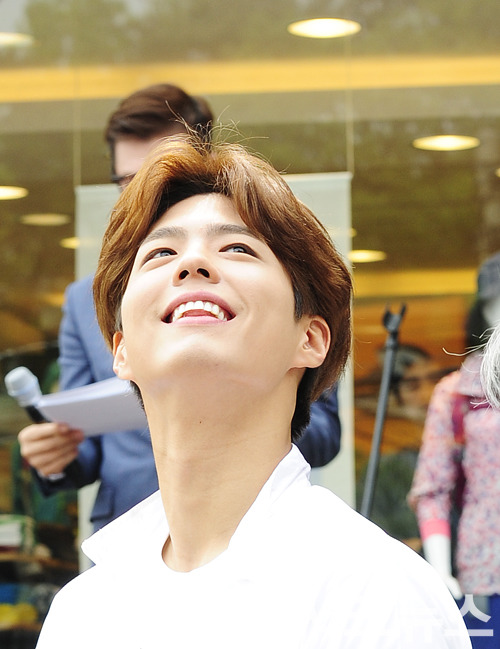 오늘자 왕자님 돋는 박보검.jpg | 인스티즈