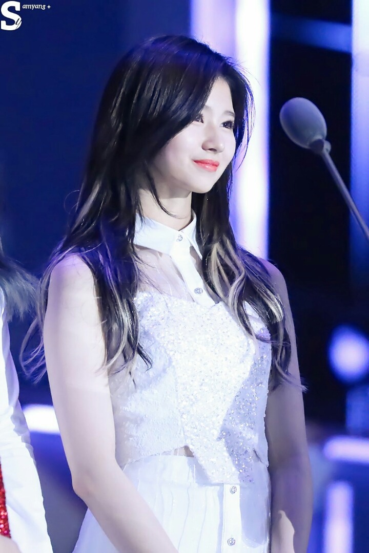 사나 생일이라 푸는 섹시큐티 사진들 | 인스티즈