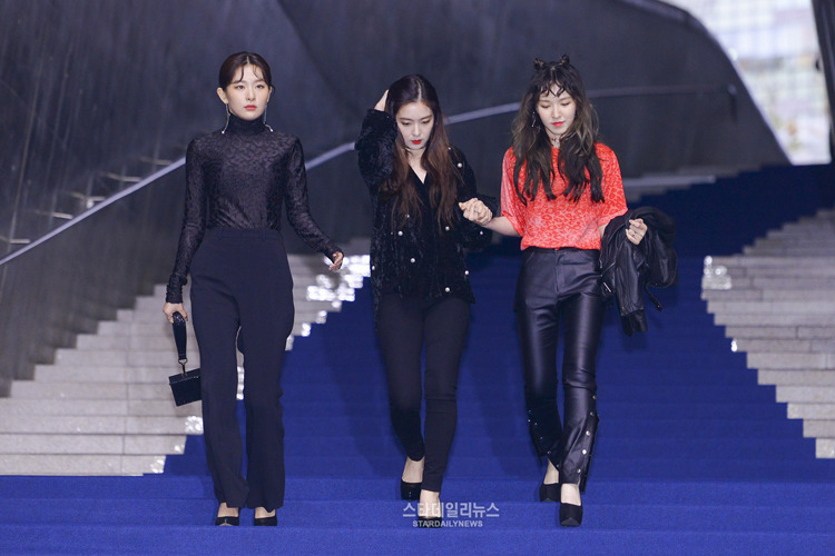레드벨벳 패션쇼 나들이 | 인스티즈