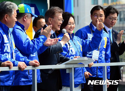 오늘 제주시 동문시장 찾은 문재인.jpg | 인스티즈