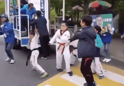 속지마셈 문재인은 이용당하고 있는거임 | 인스티즈