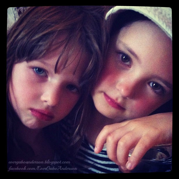  벌써부터 매력 넘치는 밀라요보비치 딸 에버 | 인스티즈