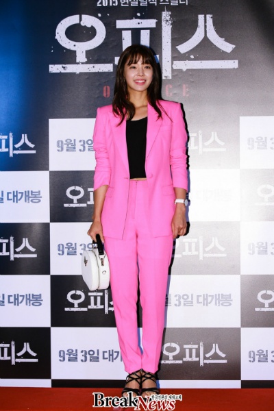 핑크수트 입은 여자연예인들.jpg | 인스티즈