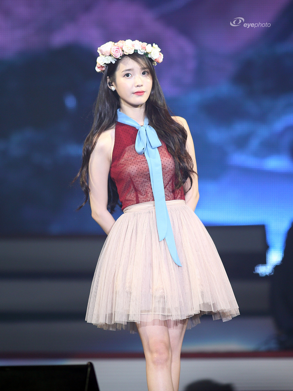 [15.11.22] 아이유 쳇셔 서울콘서트 둘째날 포토타임.jpgif | 인스티즈