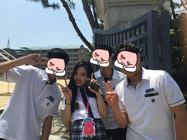 식스틴시절 교복입은 나연이 | 인스티즈