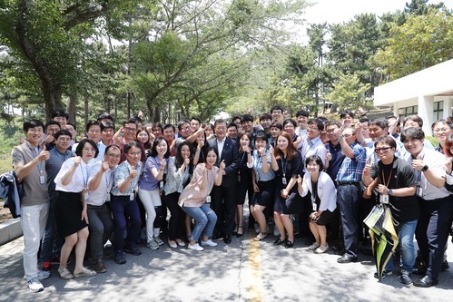오늘자 국방과학연구소 방문한 문재인 대통령.jpg | 인스티즈