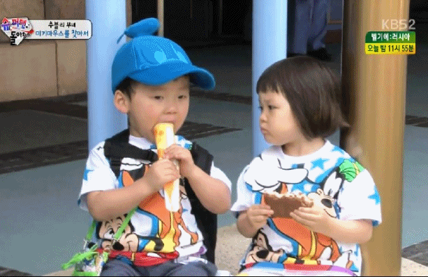 [슈돌] 사진찍는 유토♥사랑.jpg | 인스티즈