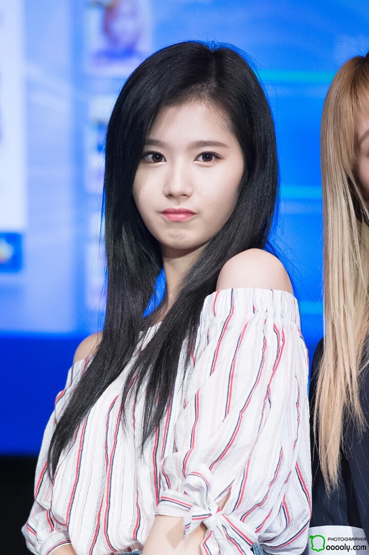 96년생 강아지상 여자아이돌 .gif | 인스티즈