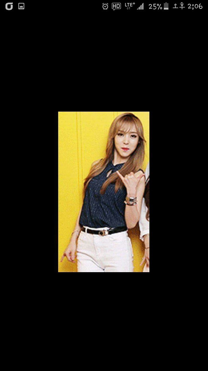 양손 동기화 하는 아이돌 | 인스티즈