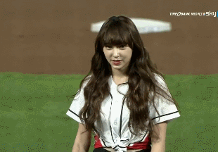 오늘자 성소 시구.gif | 인스티즈