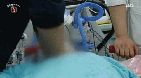 어제 시청자들 펑펑 울린 외과 의사들이 환자를 살리는 장면.gif ㄷㄷㄷ | 인스티즈