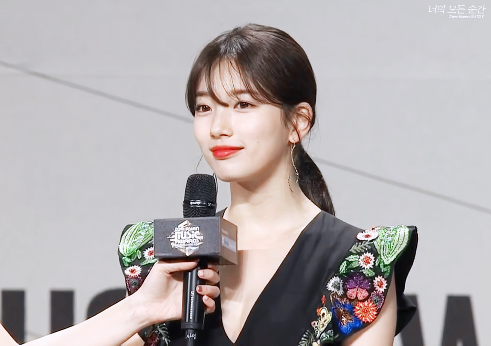 오늘 시상식에서도 미모 열일하는 수지.jpgif | 인스티즈