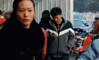 내 핸드폰 어디감?.gif | 인스티즈