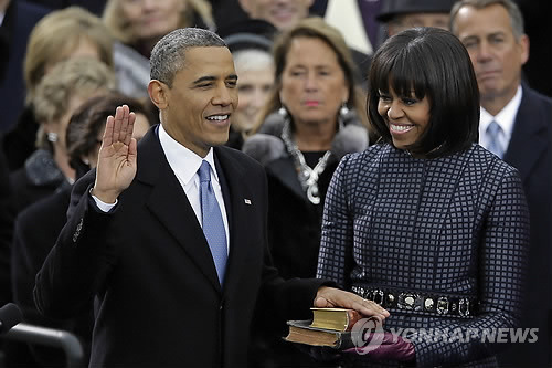 성서에 손을 얹고 취임 선서하는 미국 대통령 | 인스티즈