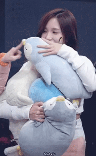 미나리의 손키스 공격.gif | 인스티즈