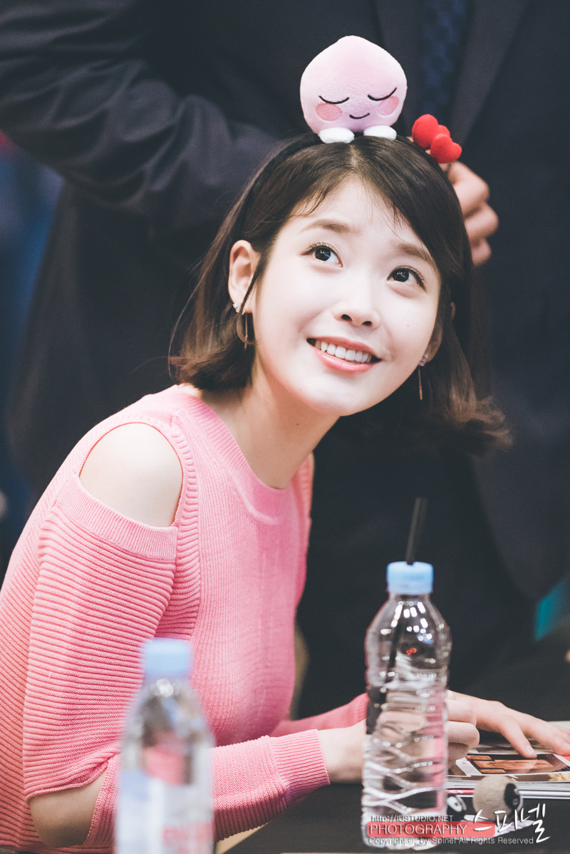 [17.04.30] 코엑스 팬사인회 아이유.jpg | 인스티즈