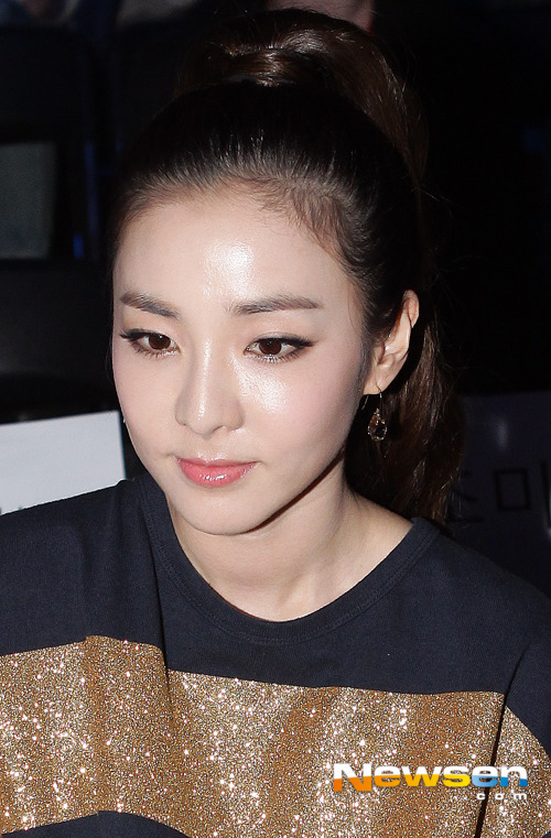 오늘자 패션쇼에서 산다라박 피부.jpg | 인스티즈
