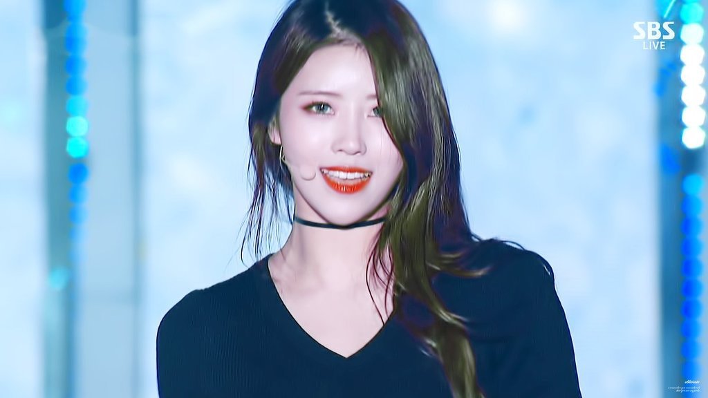 팬들에게 아직도 최고로 뽑히는 4년전 러블리즈 미주의 무대.jpgif | 인스티즈