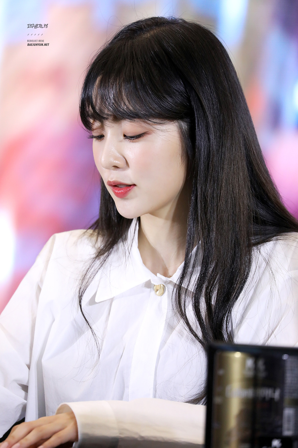 가오나시를 보고 당황한 아이린.gif | 인스티즈