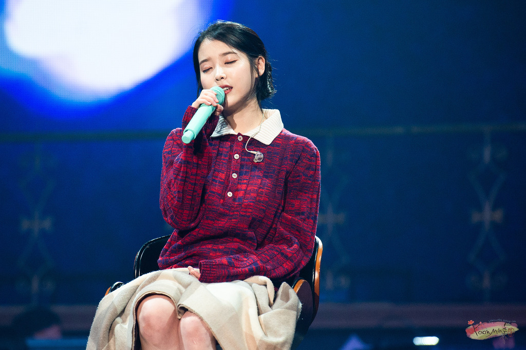 섹시함과 아름다움이 공존하는 광주콘서트 아이유.jpg | 인스티즈