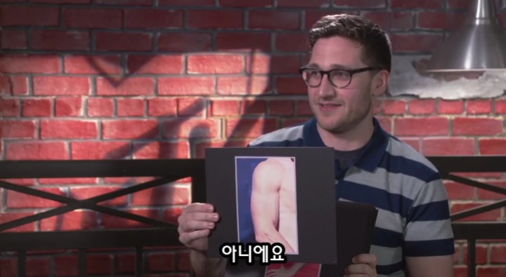 이두박근 게임하는 어벤져스 멤버들.jpg | 인스티즈