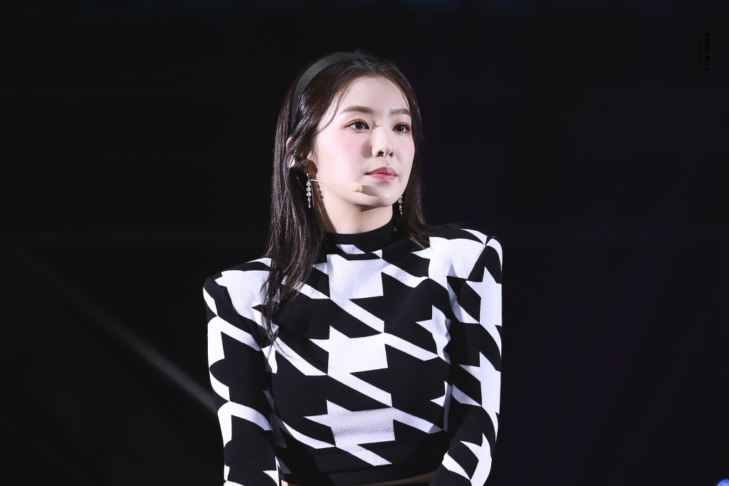 검정 머리띠한 아이린.jpgif | 인스티즈