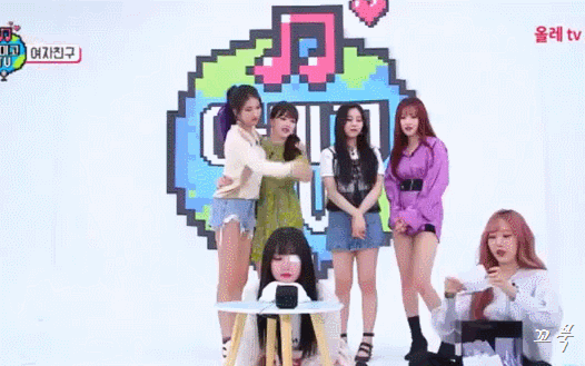 여자친구 은하의 독특한 청소 스타일.gif | 인스티즈