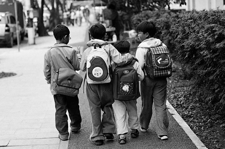 솔직하게 폰에 저장되어 있는 사람들 중 진정한 친구라고 생각하는 사람은 몇명인가요?? | 인스티즈