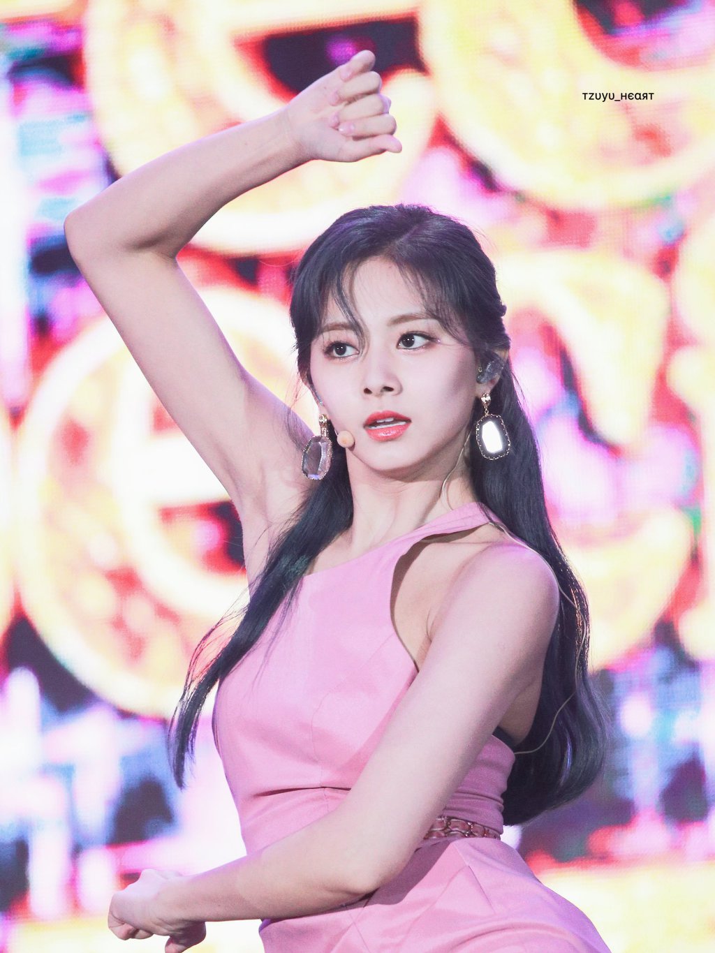머리묶은 쯔위.jpgif | 인스티즈