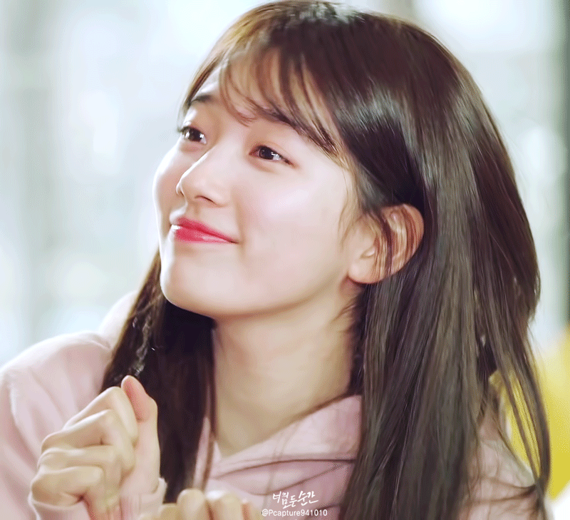 수지의 소름돋는 애교 .gif | 인스티즈