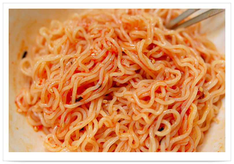 1년동안 짜파게티만 먹고 1억 받기 vs 1년동안 비빔면만 먹고 1억 받기 | 인스티즈