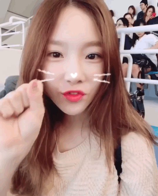 오늘자 아쿠아리움 놀러간 태연 셀카.gif | 인스티즈