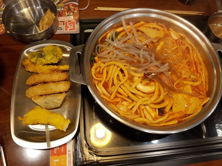 망할 줄 알았는데 의외로 스테디로 자리잡은 무한리필 프랜차이즈....JPG | 인스티즈