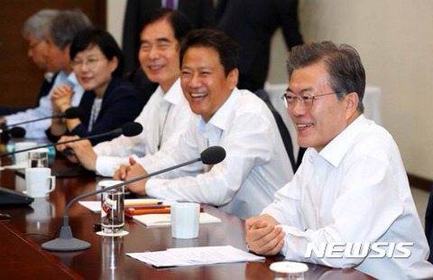 문재인 대통령님과 5부 인사 오찬 + 청와대 수석보좌관 회의.jpg | 인스티즈