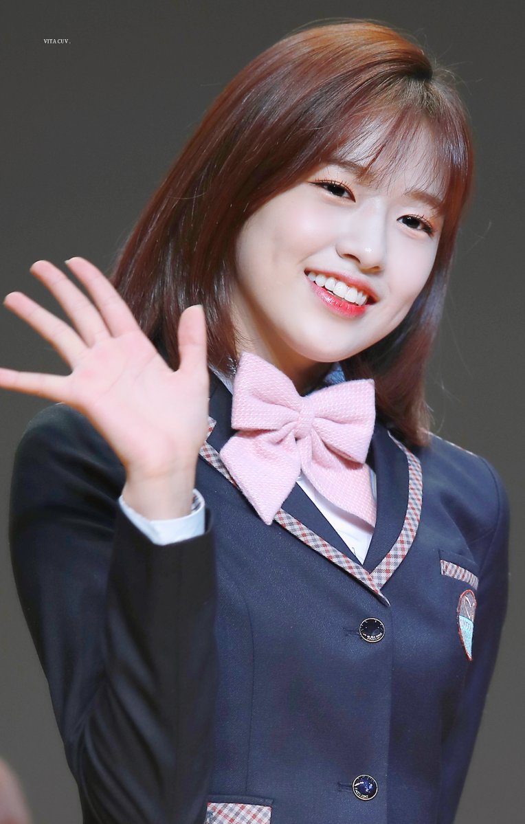 스쿨룩스 모델답게 교복이 잘 어울리는 아이즈원 | 인스티즈