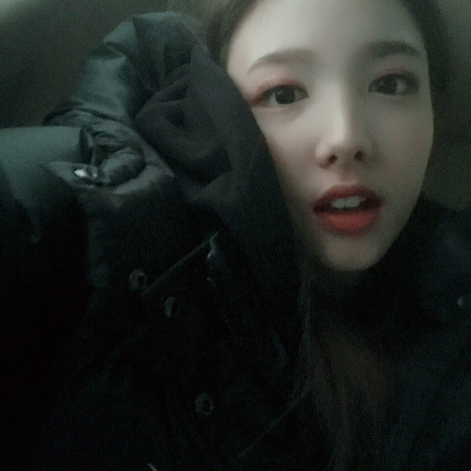 이제 시크해지고 싶은 나연 | 인스티즈