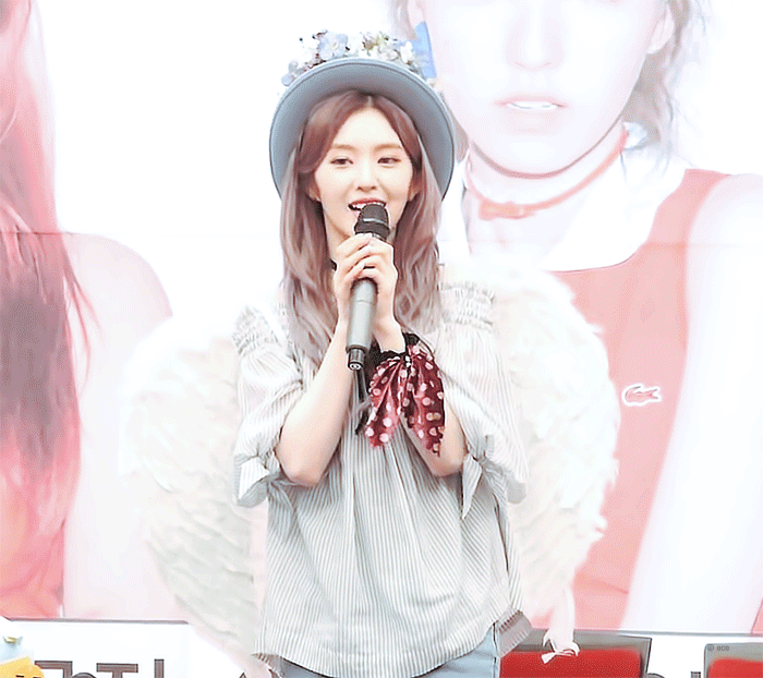 토끼 모자가 잘 어울리는 아이린.jpgif | 인스티즈