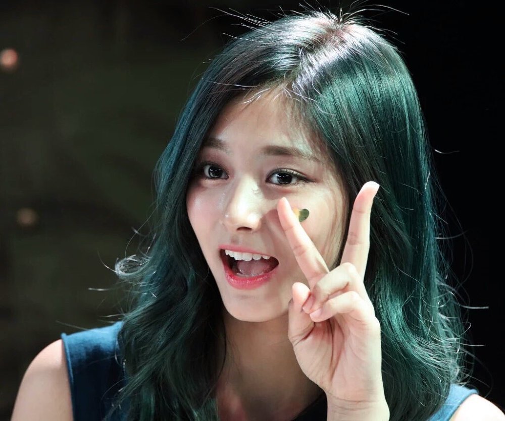  비주얼 미쳤었던 매생이 쯔위.gif | 인스티즈