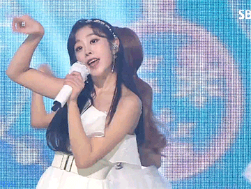 [움짤데이터주의] 오늘자 인기가요 러블리즈.gif | 인스티즈