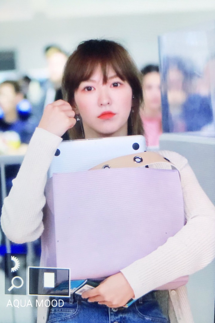 [레드벨벳] 일본 공연 갔다 오자마자 웬디가 또.. | 인스티즈