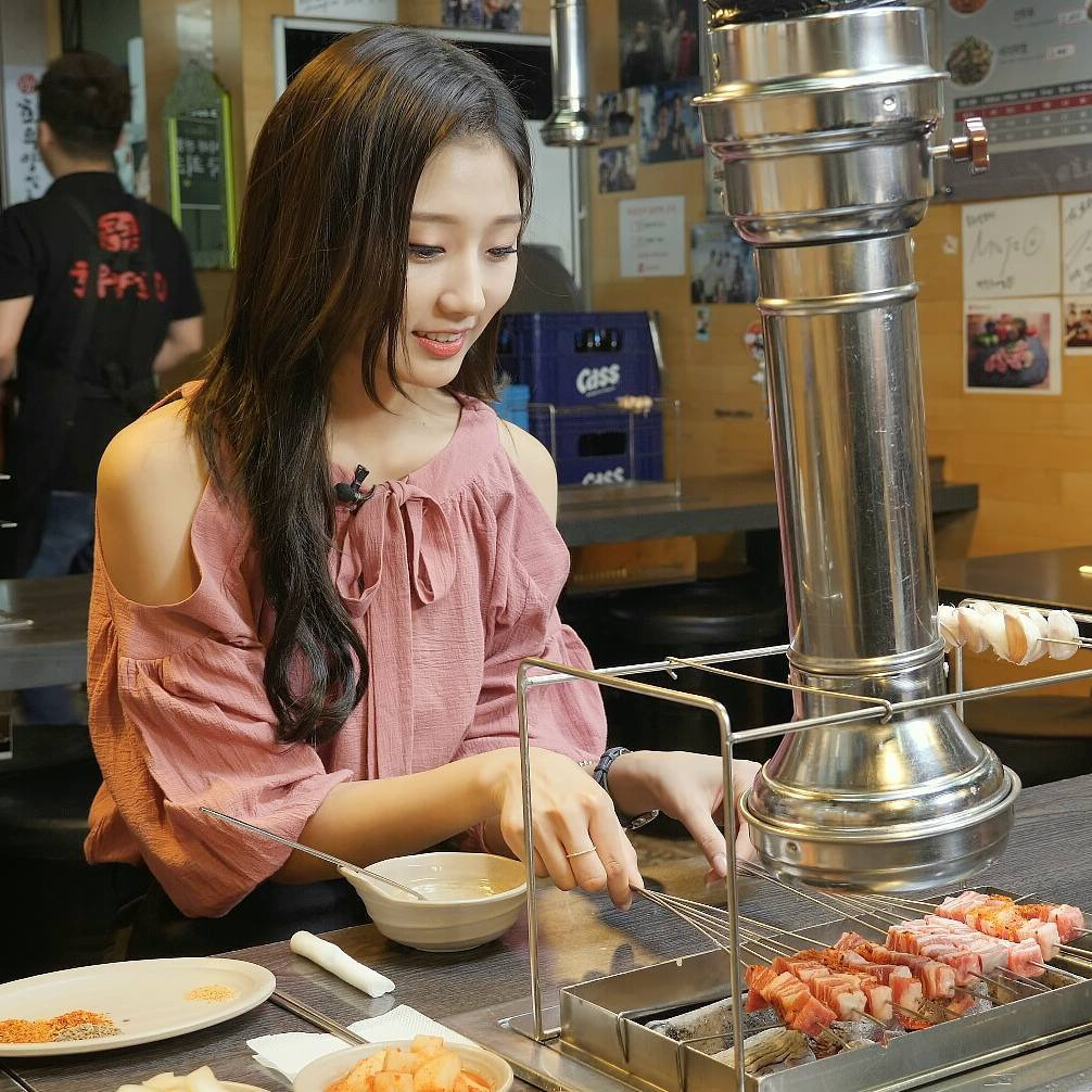 [러블리즈] 밤이 되어도 더운 것 같아서 예인이 | 인스티즈